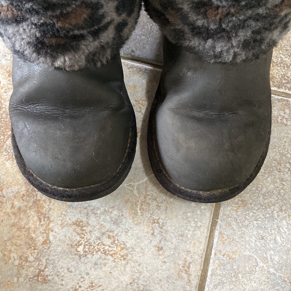 Kids Ugg boots - Picture 5 of 8